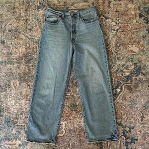 Levi’s Ribcage Straight Ankle Jeans